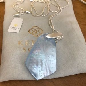 Kendra Scott necklace with adjustable chain